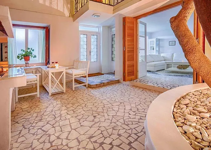 شقة Luxury Living Nisos Vs Rhodes Town *